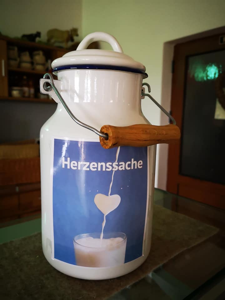 Milchkanne zum Milch holen